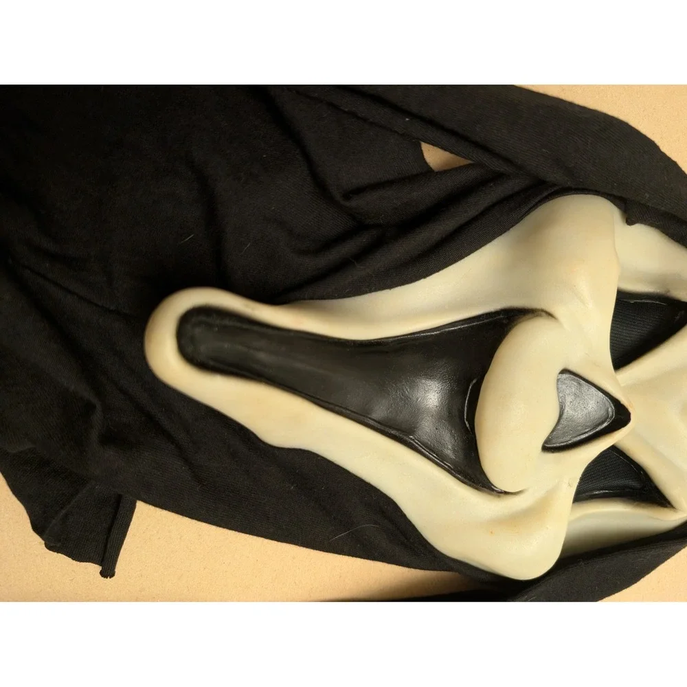 Vintage 90s Fun World Scream Mask Horror Movie Halloween Costume Accessory